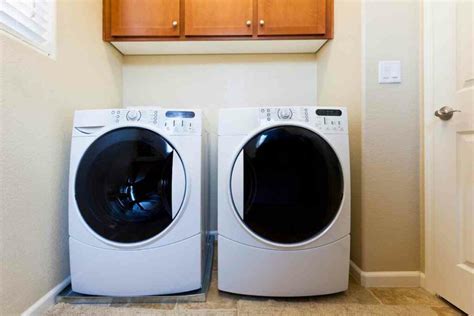 larkspur hotel free washing dryer.